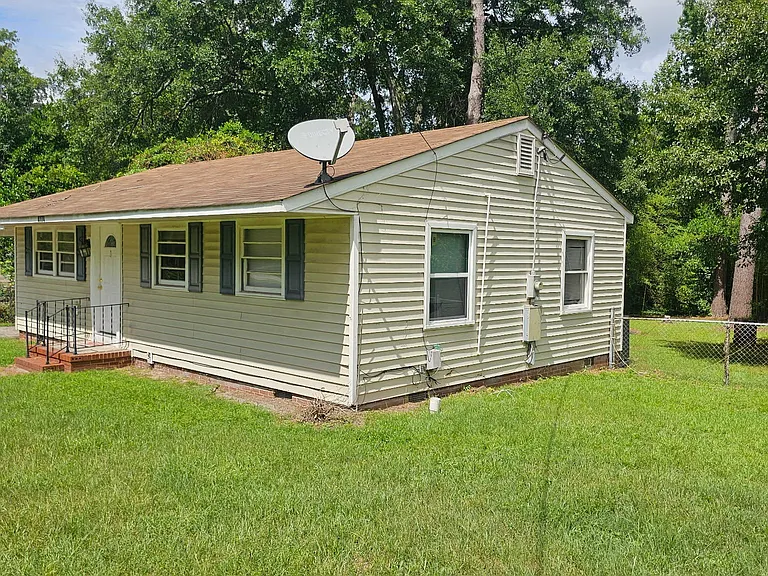 4174 Dellwood Dr — Photo 3