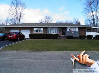 6 Kevin Rd, Commack, NY 11725