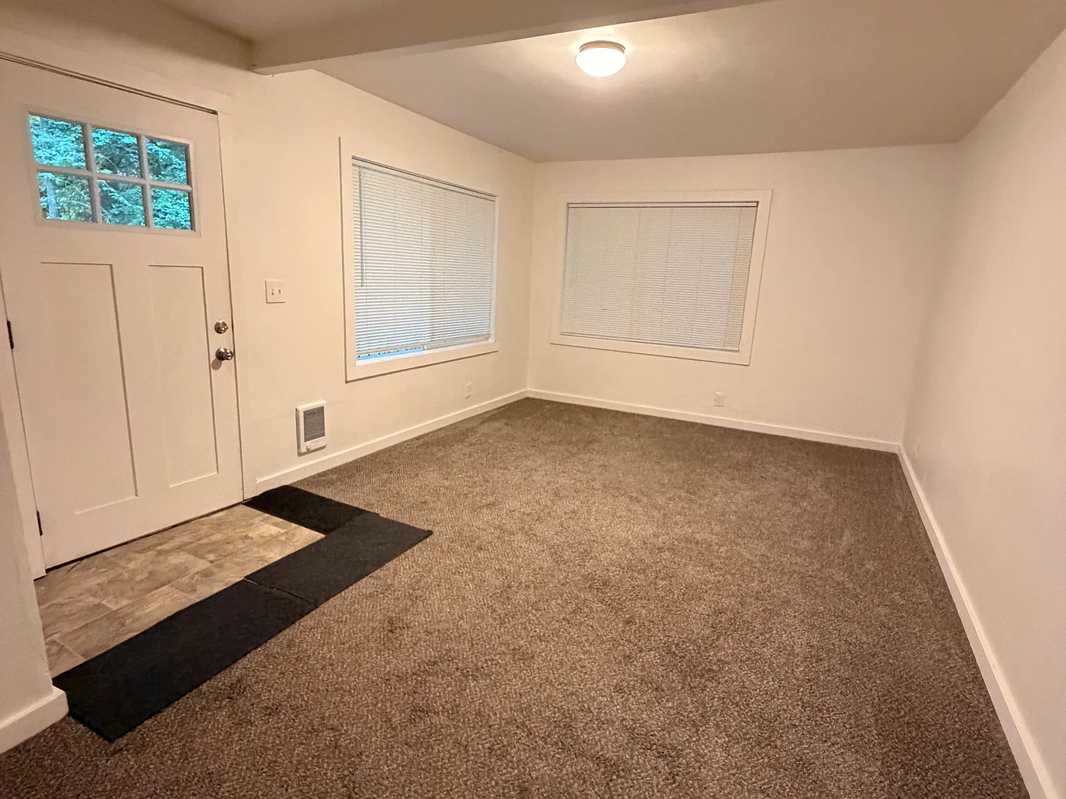 3 bed, 1.5 bath, 1508 sqft, $2,300 — Photo 2