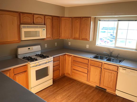 5th image of 1108 Windsor Park Dr