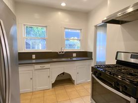 315 Cherry Ave, 1 beds  1.0 baths (875 sqft)