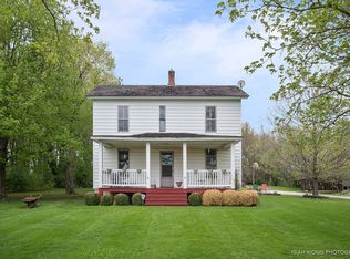 43W904 Baseline Rd, Sugar Grove, IL 60554