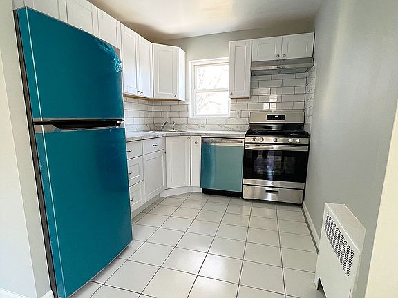 3rd image of 744 Palisade Ave #2