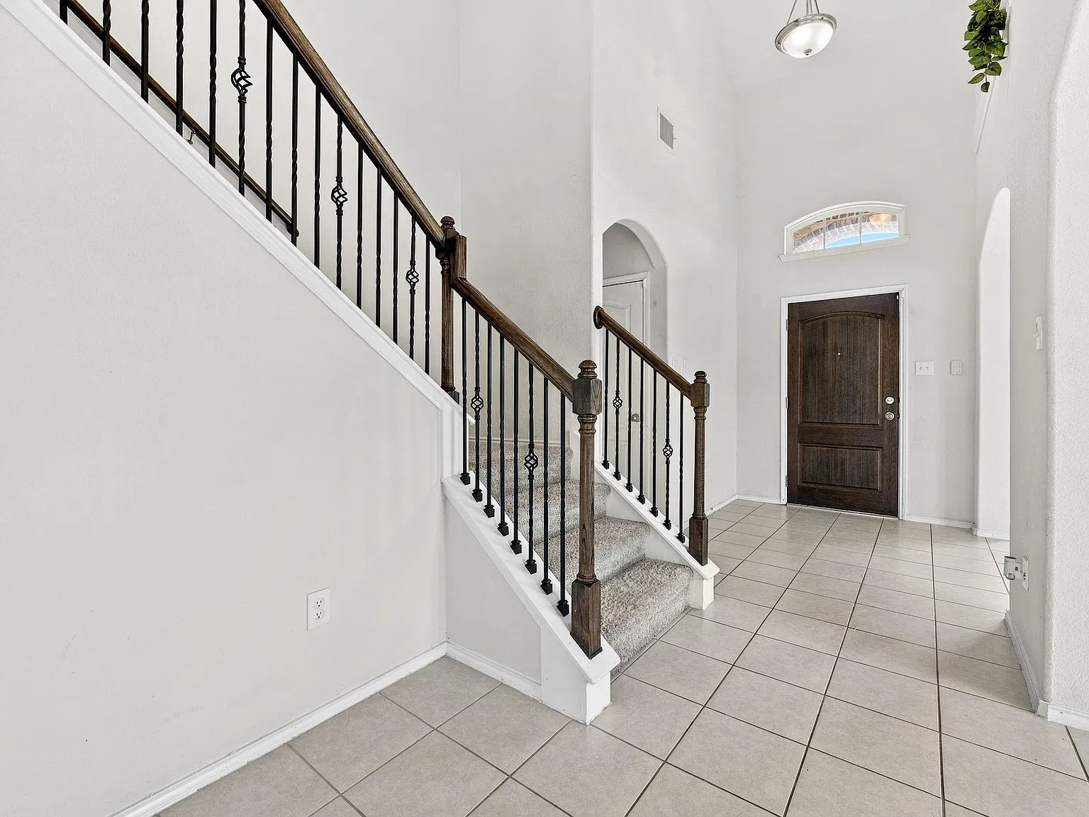 5 bed, 3.5 bath, 2886 sqft, $2,750 — Photo 3