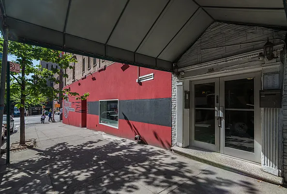 Rented by Sky Management | media 32