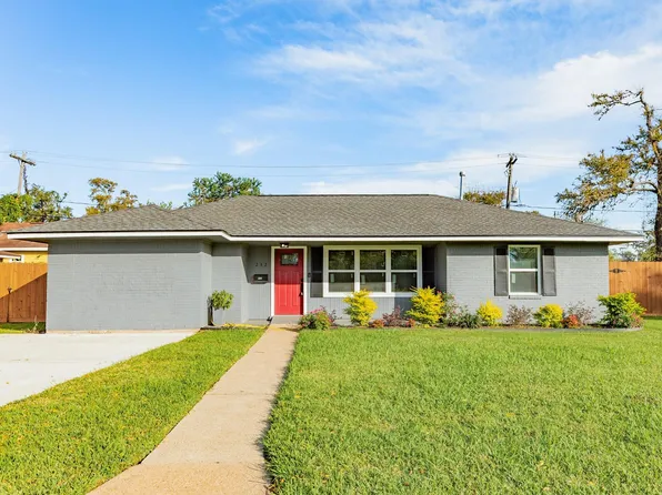 232 Birch St, Lake Jackson, TX 77566