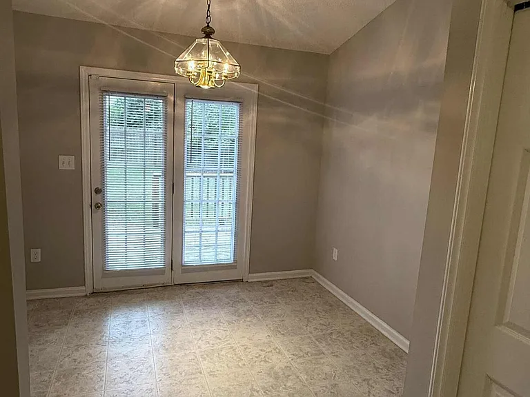 1801 Summerhaven Dr #B — Photo 5