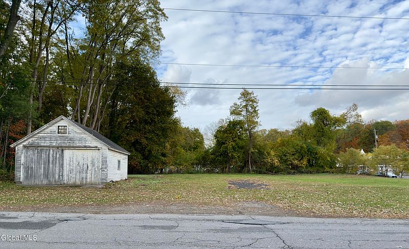4th image of 34 Marion Avenue