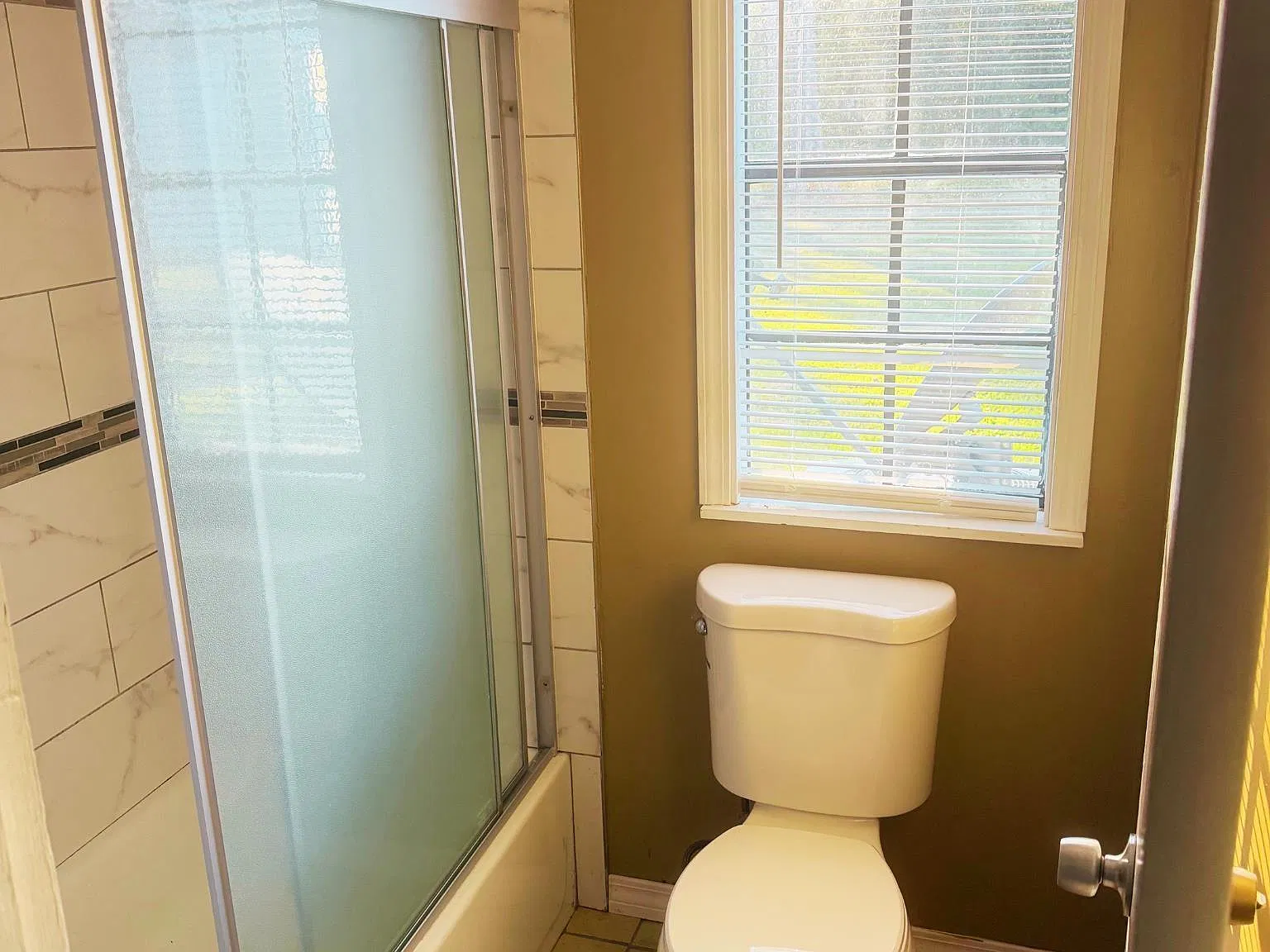 3 bed, 1595 sqft, $1,590 — Photo 3