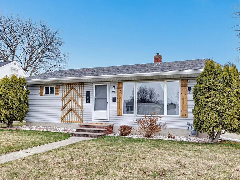 1420 Langlade Ave — Photo 13