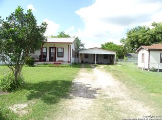 303 E Front St, Runge, TX 78151