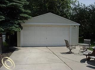 3rd image of 4160 Thomas Ave