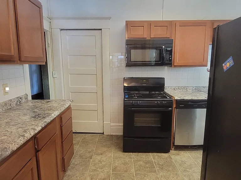2015 Summit St — Photo 12