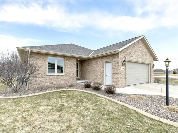 2200 Mahogany Trl, De Pere, WI 54115