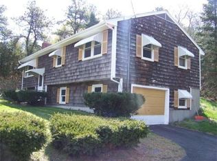 71 Carver Rd, Plymouth, MA 02360