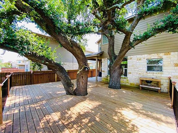 5th image of 11217 Persimmon Gap Dr
