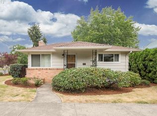 303 Mill St, Silverton, OR 97381