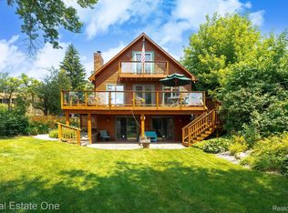 4423 Major Ave, Waterford, MI 48329