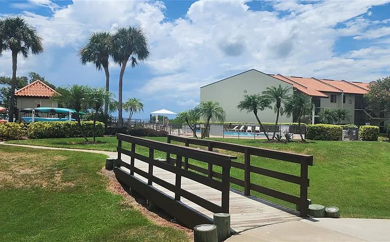 1515 Pinellas Bayway S #62 — Photo 54