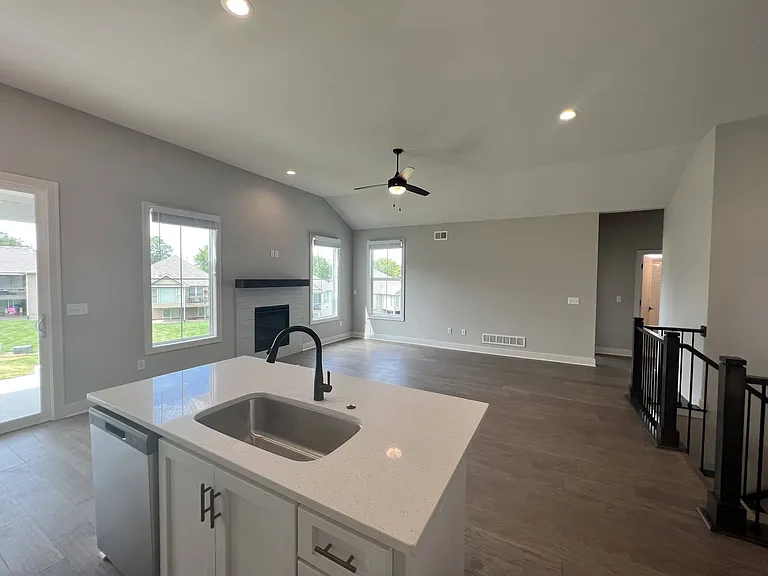 1299 SW Heartwood Dr — Photo 8