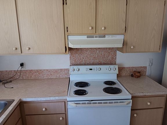 3rd image of 9409-9411 N 9th St