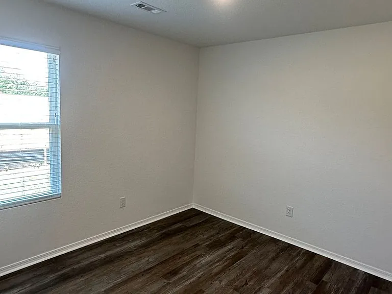 25 Foster Louis Ln — Photo 11