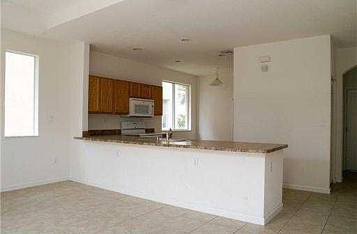 3rd image of 934 NW 206th St