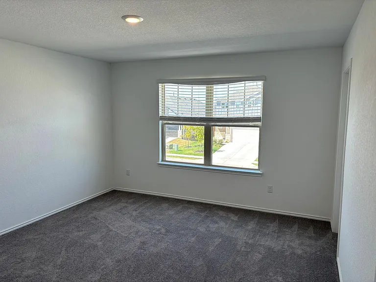 108 Bennington Dr — Photo 24