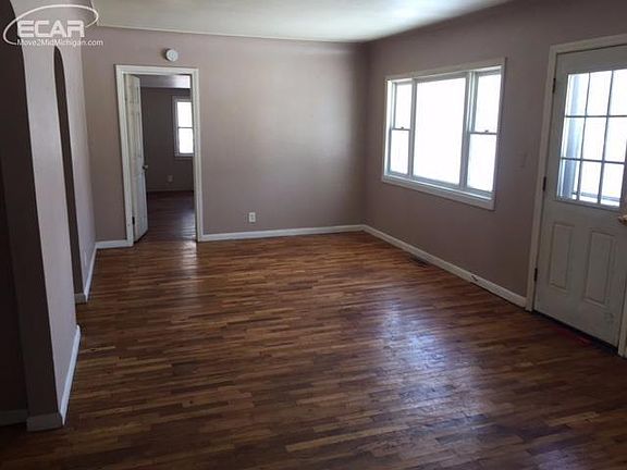 3rd image of 8289 N Dort Hwy