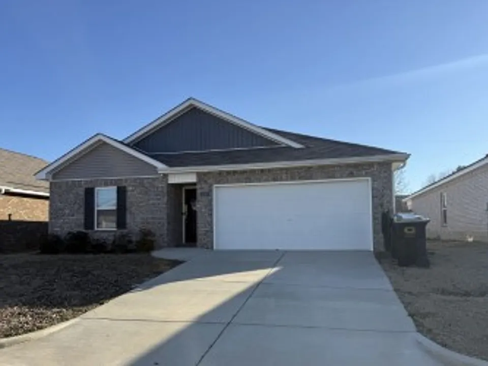 1510 Heritage Cir SE