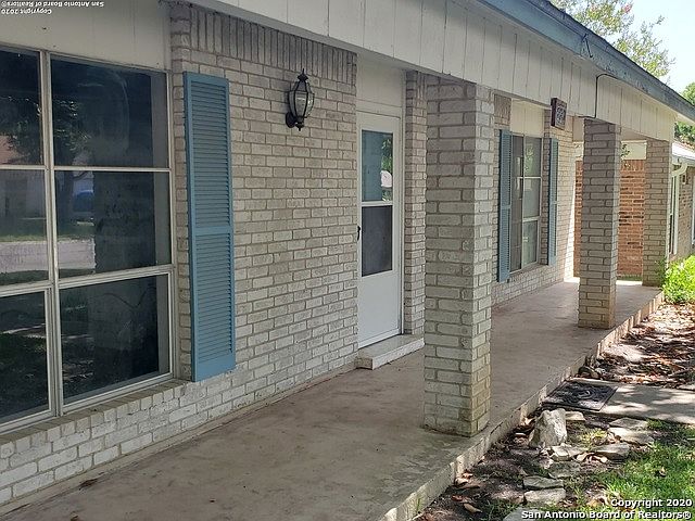 1st image of 338 Prince Dr