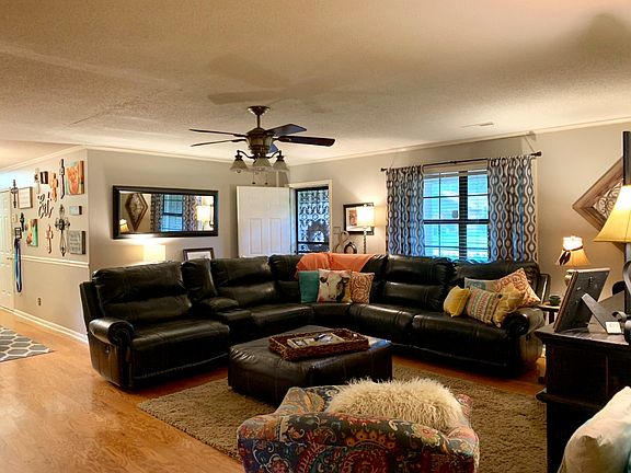 5th image of 1112 W Pecan St