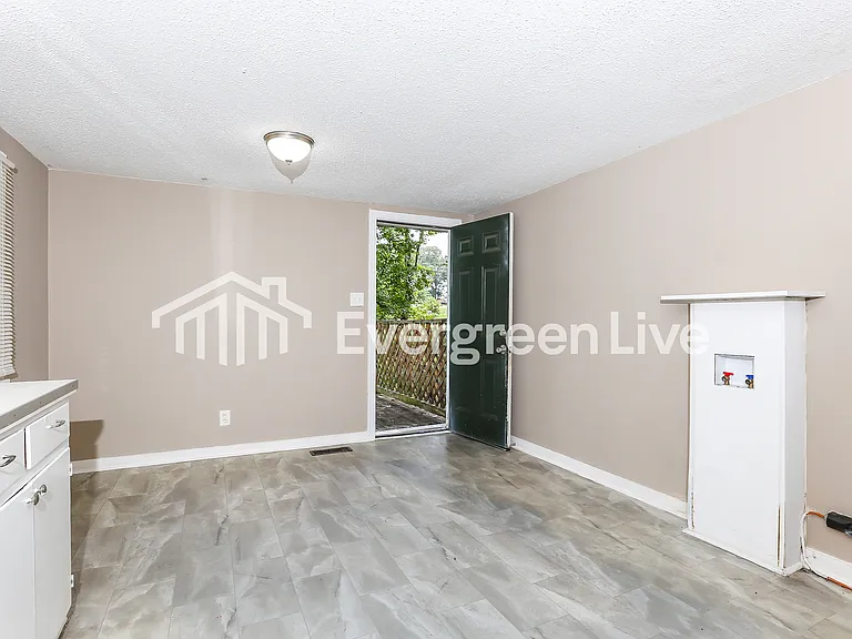 610 Church — Photo 3