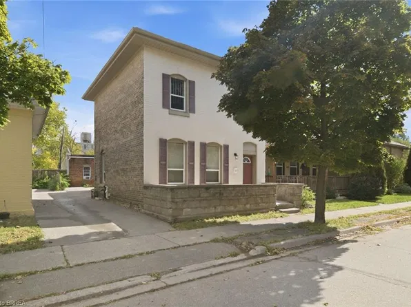 97 Queen St, Brantford, ON N3T 3C1