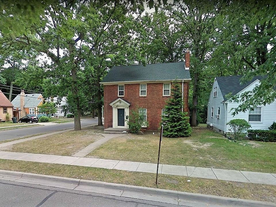 2nd image of 450 Charles St