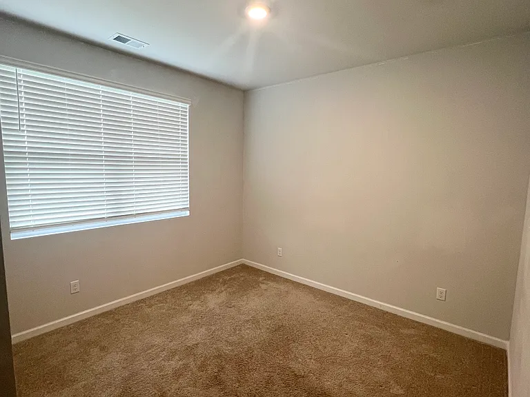 5278 Owens Ln — Photo 13