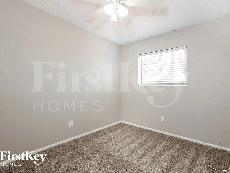 205 E Orchid Ln — Photo 13