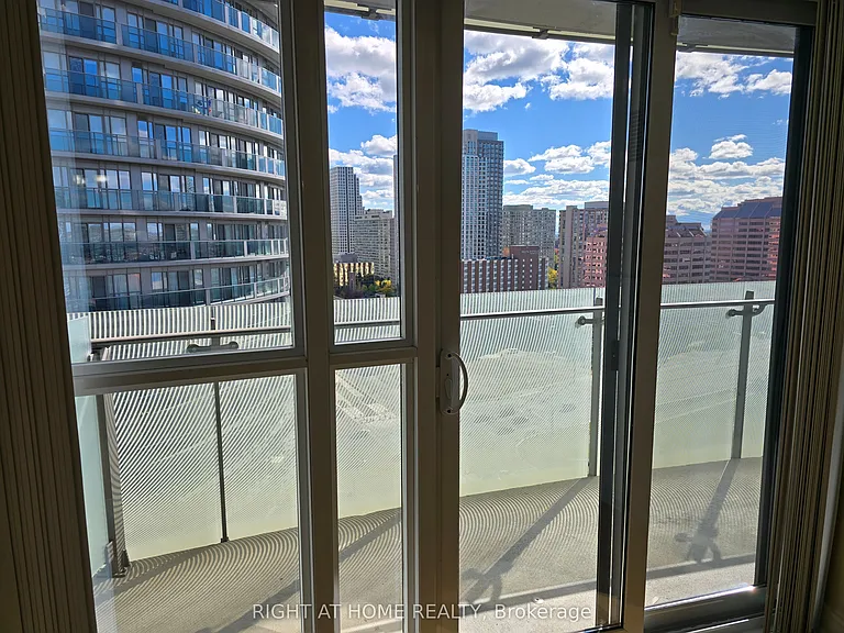 50 Absolute Ave #1605 — Photo 12