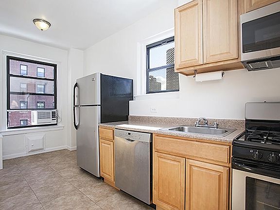 3rd image of 150 E 93rd St APT 6E