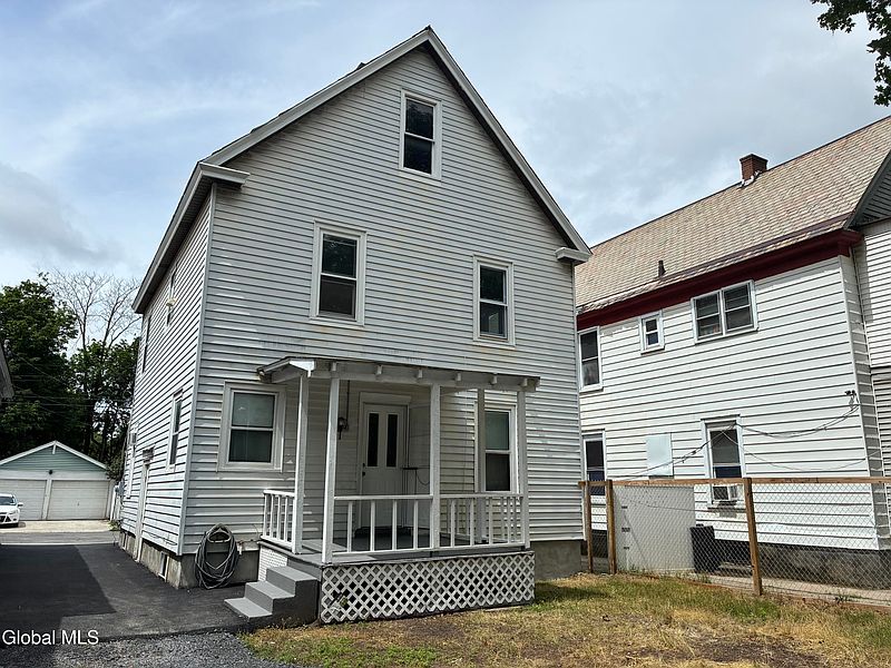 4th image of 963 Maple Avenue