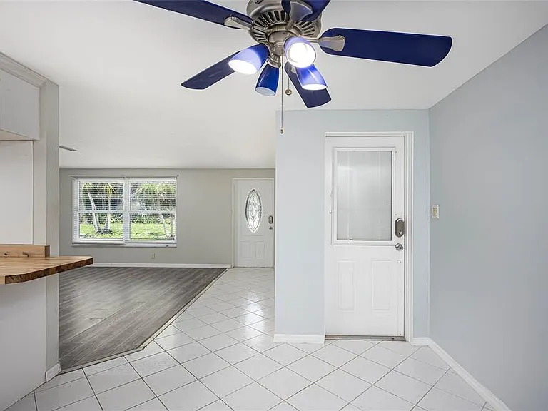 232 Pocono Trl E — Photo 17
