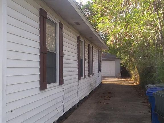 2nd image of 8189 Stillwell Ln