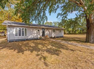 2085 Howard Ave, Waterloo, IA 50702