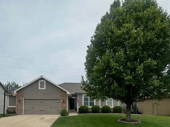 3211 N 123rd Ter, Kansas City, KS 66109