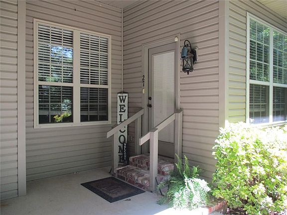 3rd image of 27 Llanon Dr
