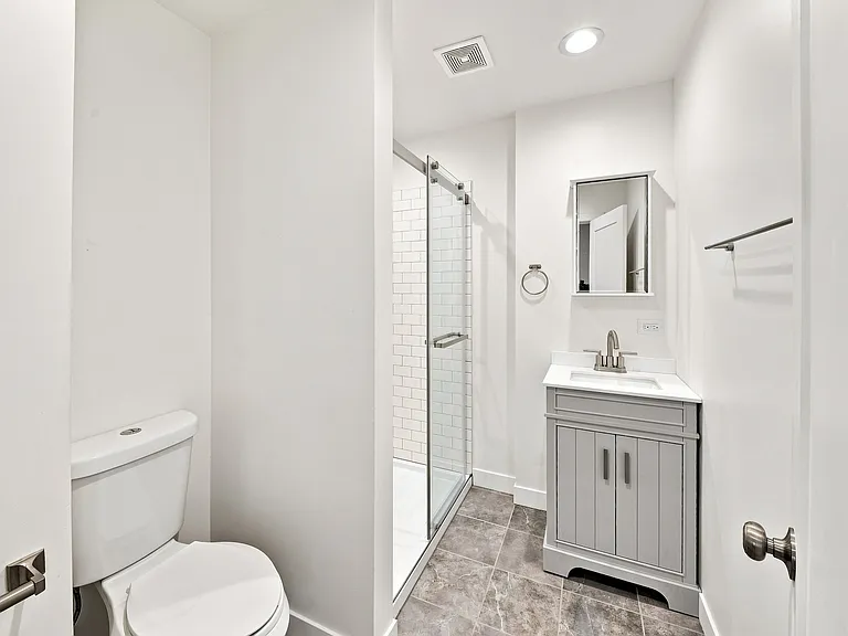 1931 N Saint Louis Ave #1 — Photo 6