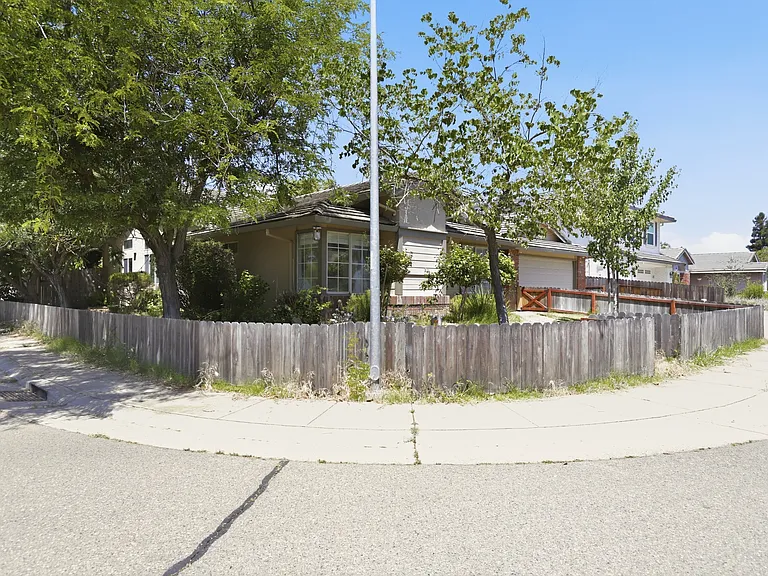680 Canyon Creek Way — Photo 31