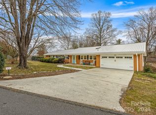 1002 Orleans Ave, Hendersonville, NC 28791