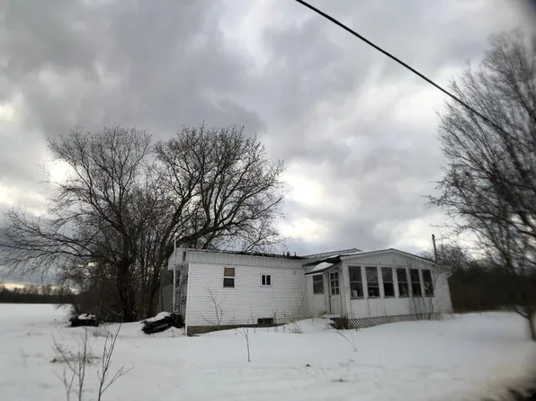 9 Bush Rd, Mooers Forks, NY 12959