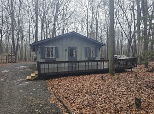 429 Berry Ln, Pocono Lake, PA